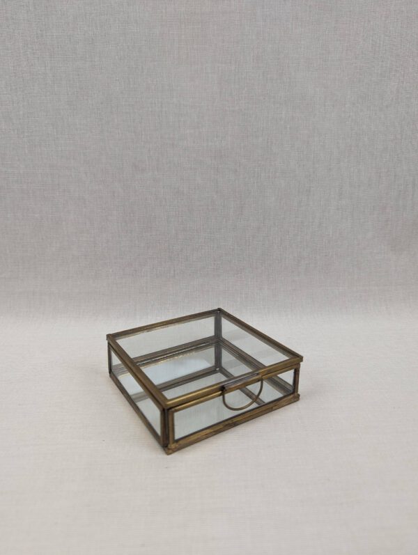 Ringbox, Sarah